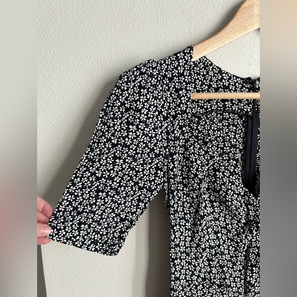 Reformation Black and White Floral Romper with Shoulder Pads 100% Viscose Size 0 - Picture 3 of 5